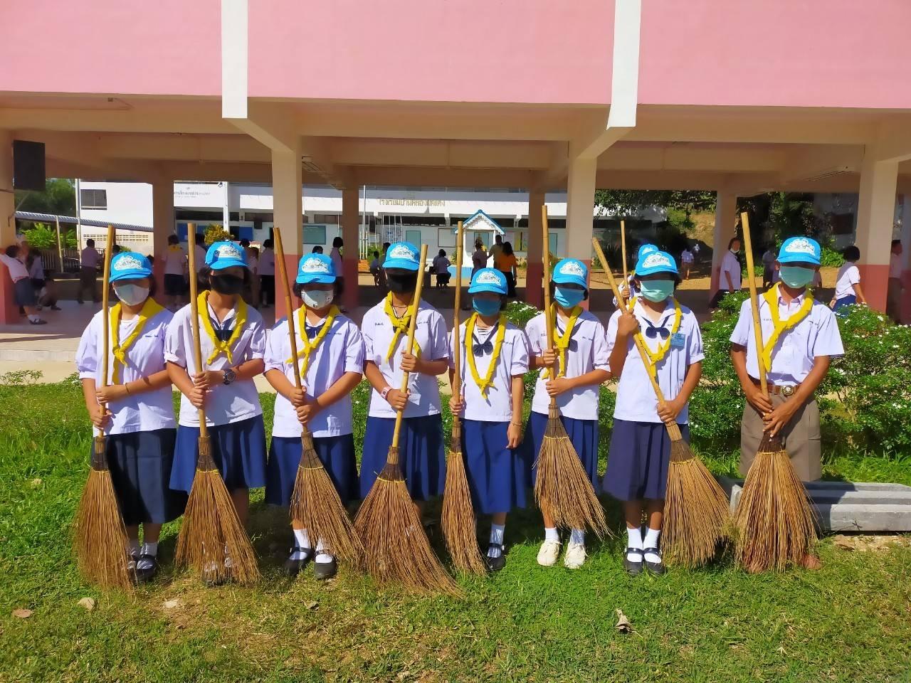 4. โรงเรียนบ้านคลองมดแดง จัดกิจกรรมวันเฉลิมพระชนมพรรษาพระบาทสมเด็จพระเจ้าอยู่หัวฯ